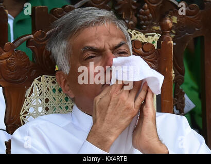 Colombo, Sri Lanka. 07Th Jan, 2018. Le Premier Ministre sri-lankais Ranil Wickremesinghe, éliminer la sueur lors de la convention de l'UNP tenue à Campbell Park, Colombo le 07 janvier 2018. Credit : Pradeep Dambarage/Alamy Live News Banque D'Images