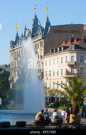 Allemagne, Bade-Wurtemberg, Baden-Baden, Augustaplatz, Wohn- und Geschäftshaus ' Goldenes Kreuz ' Banque D'Images