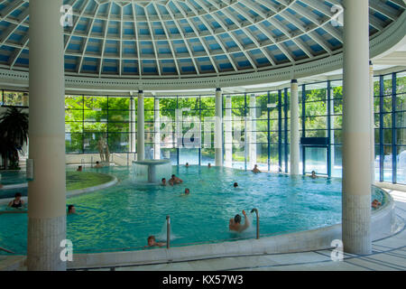BRD, Bade-Wurtemberg, Baden-Baden, Caracalla Therme, errichtet 1983 bis 1985 nach Plänen des Freiburger Architekten Hans-Dieter Hecker Banque D'Images