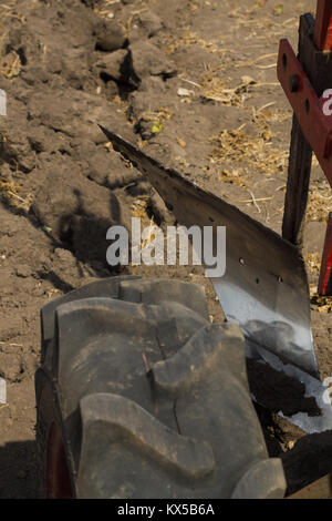 L'UKRAINE, DIKANKA - 30 septembre 2015 : moteur du tracteur de jardin labour-block 'Motor Sich-4,05 MO' Banque D'Images