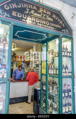 Lisbonne Portugal, Rossio, centre historique, Ginjinha SEM rival, Ginja, bar lounge pub, spiritueux, spécialité locale, boissons traditionnelles, hispanique, immigré immi Banque D'Images