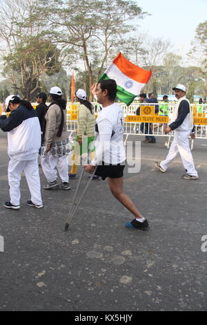 Kolkata, Inde. 07Th Jan, 2018. Kolkatha "Demi-Marathone organisée police' pour sauver la vie d'entraînement de sécurité. Credit : Sandip Saha/Pacific Press/Alamy Live News Banque D'Images