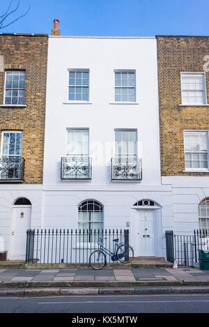 Angel, London, UK - Janvier 2018 : Façade d'Edwardian Victorian maisons d'habitation restaurée dans Angel, au nord de Londres, UK Banque D'Images