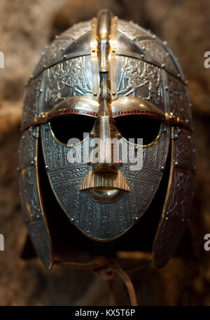 Casque anglo-saxon décorées, Sutton Hoo Banque D'Images