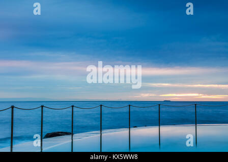 Rockpool Bronte au lever du soleil, NSW, Australie Banque D'Images