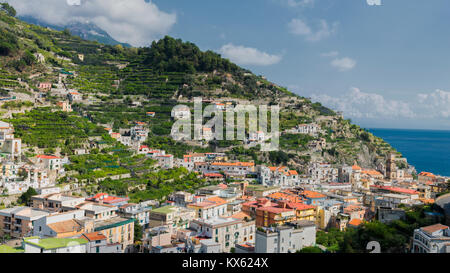 Minori vue depuis les escaliers de Ravello Banque D'Images