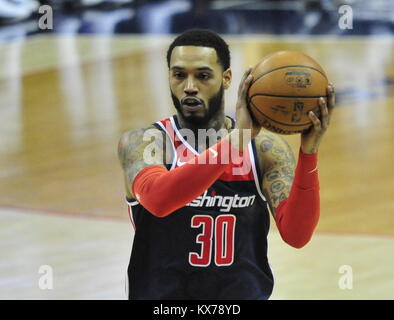 Washington, United States. 07Th Jan, 2018. Mike Scott (Washington) en action au cours de la NBA match Washington Wizards vs Milwaukee Bucks à Washington, USA, le 7 janvier 2018. Crédit : David Svab/CTK Photo/Alamy Live News Banque D'Images