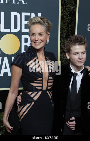 Los Angeles, Californie, USA. Jan 7, 2018. Sharon Stone et Roan Joseph Bronstein arrivent pour la 75e Assemblée Golden Globe Awards au Beverly Hilton Hotel à Beverly Hills, Californie le 7 janvier 2018. Credit : Mpi2006/media/Alamy Punch Live News Banque D'Images