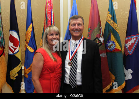 Les corps des colonels honoraires de l'Utah héberge 2016 Minuteman Bronze Awards au Little America, Salt Lake City le 16 juin. L'événement rend hommage et civique des dirigeants locaux et des philanthropes pour leurs contributions et leur dévouement à leurs communautés. Banque D'Images