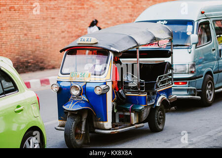 Transport traditionnel, Tuk Tuk, Chiang Mai, Thaïlande Banque D'Images