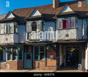 Le Taureau Public House Henley on Thames avec c'est deux plaques d'assurance-incendie. Banque D'Images