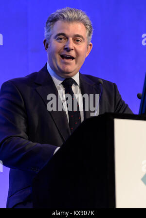 MP Brandon Lewis s'exprimant lors d'une conférence en 2016 à Londres. Il a été nommé président du parti conservateur et ministre sans portefeuille en 2018 Banque D'Images