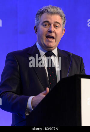 MP Brandon Lewis s'exprimant lors d'une conférence en 2016 à Londres. Il a été nommé président du parti conservateur et ministre sans portefeuille en 2018 Banque D'Images