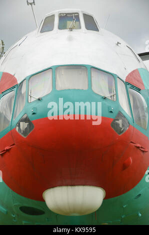 Le monde plus grand hélicoptère Mil Mi-12 Homer sur l'affichage dans le musée aéronautique Monino, près de Moscou. Seulement deux machines ont été produites. Banque D'Images