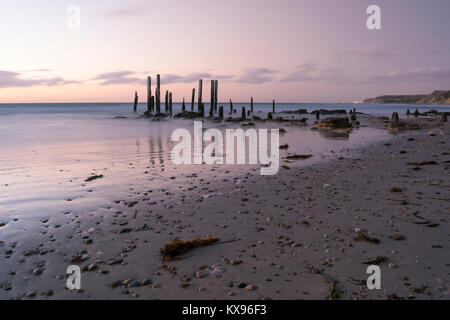 Alan Jaume & Fils Port au coucher du soleil, dans le sud de l'Australie, une partie de la région touristique populaire péninsule de Fleurieu Banque D'Images