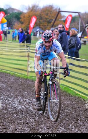 GIJON, ESPAGNE - 11 janvier : Championnats Cyclocross Espagne en janvier 11, 2015 à Gijon, Espagne. Le cycliste Jose Rodriguez Dominguez rivaliser en élite c Banque D'Images