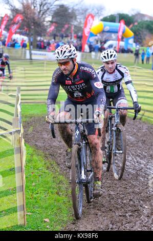 GIJON, ESPAGNE - 11 janvier : Championnats Cyclocross Espagne en janvier 11, 2015 à Gijon, Espagne. Le cycliste Jose Luis Ruiz Dorado rivaliser en élite cycl Banque D'Images