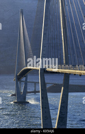 Pont Helgeland, Helgelandsbrua Leirfjorden, au cours de la, près de Naters, Alstahaug, Nordland, Norvège Banque D'Images