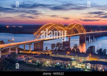 Memphis, Tennessee, USA au Pont Hernando de Soto. Banque D'Images