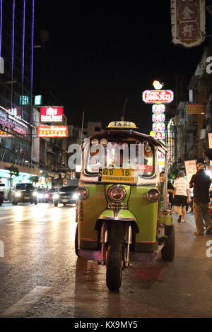 En Tuk-Tuk Chinatown, Bangkok, Thaïlande Banque D'Images