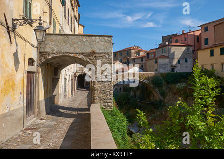 Dolcedo, Ligurie, Italie, ville très pittoresque, médical Banque D'Images