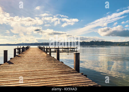 Vide jetée en bois sur le Lac de Starnberg en Bavière, Allemagne Banque D'Images