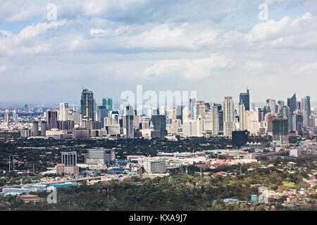 Manille, Philippines - 24 février : sur les toits de Makati, Février 24, 2013, Manille, Philippines. Makati est un centre financier de la ville de Manille avec la plus forte Banque D'Images