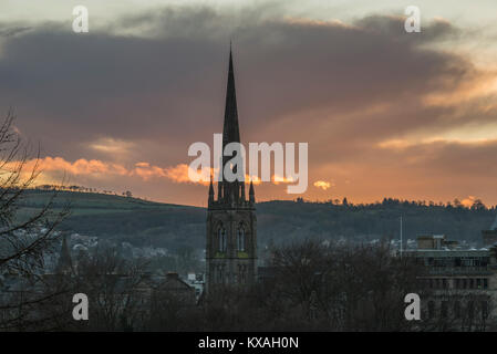 St Matthews clocher d'église et les toits du centre-ville de Perth, Ecosse, Royaume-Uni Banque D'Images