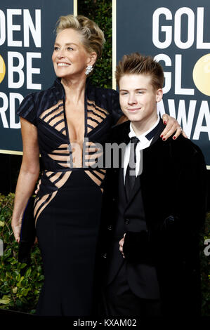 Sharon Stone et son fils Roan Joseph Bronstein assister à la 75e Assemblée Golden Globe Awards tenue à l'hôtel Beverly Hilton le 7 janvier 2018 à Beverly Hills, Californie. Banque D'Images