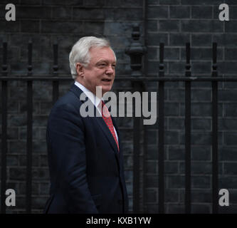 Downing Street, London, UK. Jan 9, 2018. Les ministres anciens et nouveaux à Downing Street pour la réunion hebdomadaire du cabinet sur jour suivant remaniement ministériel. David Davis, Secrétaire d'État à la sortie de l'Union européenne, Brexit secrétaire, de partir. Credit : Malcolm Park/Alamy Live News. Banque D'Images