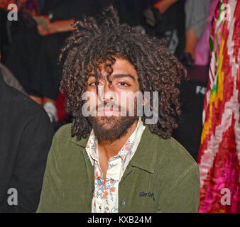 Berlin, Allemagne. 06Th Sep 2017. ARCHIVE - Noah Becker arrive pour le show de l'étiquette de mode Zalando au festival de mode Bread & Butter à Berlin, Allemagne, 01 septembre 2017. Noah Becker (23) est de canaliser sa frustration au sujet d'être classées comme "le fils de Boris Becker" dans l'art. Crédit : Jens Kalaene Zentralbild-/dpa/dpa/Alamy Live News Banque D'Images