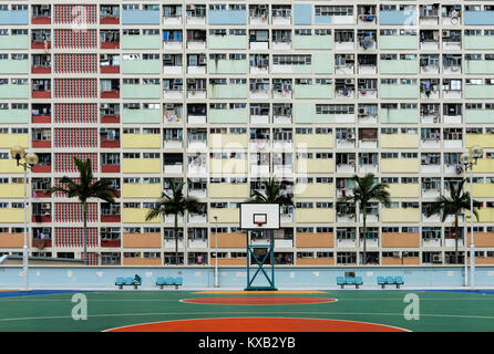 Hong Kong, Hong Kong SAR, Chine. 15 Sep, 2017. HONG KONG, CHINE. 8 août, 2016:Choi Hung Estate, un des plus vieux quartiers de Hong Kong. Il est situé dans le district de Wong Tai Sin Kowloon. Hong Kong. Vue de la station de métro Sheung Yee Road. Credit : Jayne Russell/ZUMA/Alamy Fil Live News Banque D'Images