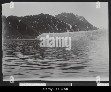 Cette image du 14 juillet 1908 capture un moment historique en Norvège. La photo, intitulée '14. juli breen, tilføy av per Holmsen,' reflète le patrimoine norvégien et la documentation historique de cette époque. Banque D'Images