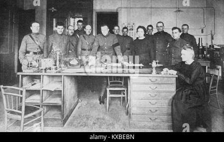 Marie et Irène Curie à l'Institut du Radium, 1919 Banque D'Images