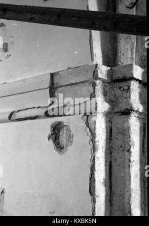 Une image de l'église Sankt Laurentius à Skivarp, en Suède, mettant en évidence son architecture historique et son importance au sein du patrimoine ecclésiastique suédois. Banque D'Images