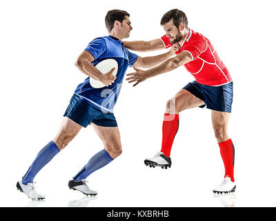 Deux joueurs de rugby hommes caucasiens studio isolé sur fond blanc Banque D'Images