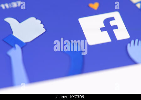 Application Facebook page logo sur l'écran d'un appareil mobile Banque D'Images