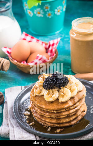 Parfait pour servir des crêpes brunch de printemps Banque D'Images