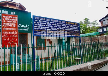 Rozabal, un tombeau de deux saints soufis à Srinagar, au Cachemire, l'un d'entre eux ont cru par certains comme Jésus Christ qui a survécu à la crucifixion et sont morts ici Banque D'Images