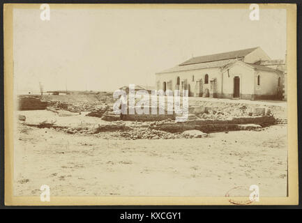 Une étude de J.-A. Brutails documente les vestiges gallo-romains à Andernos-les-bains, France, détaillant les structures archéologiques et les artefacts conservés de la période romaine. Banque D'Images