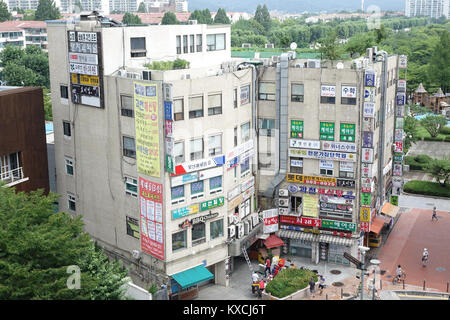 Cette entrée fait référence à une image prise le 8 août 2015 avec un appareil photo Sony RX10. Il documente probablement une scène ou un événement spécifique capturé en détail. Banque D'Images