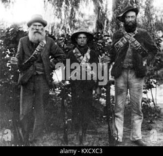 Une image historique de 1899 représentant des soldats Boers pendant la guerre des Boers, montrant leurs positions militaires et leur équipement dans le conflit sud-africain contre les forces britanniques. Banque D'Images