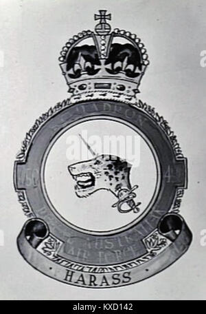 Une image de l'écusson officiel du No. 450 Squadron, Royal Australian Air Force, montrant son insigne utilisé pour l'identification et le patrimoine dans l'histoire militaire australienne. Banque D'Images