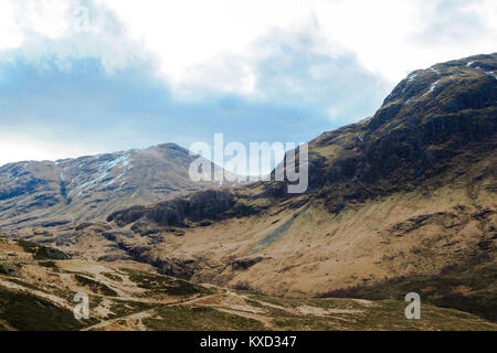 De pittoresques montagnes against sky Banque D'Images