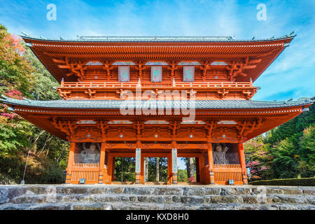 Daimon Gate, l'ancienne entrée principale de Koyasan (Mt. Koya) à Wakayama Wakayama, Japon - le 29 octobre : Daimon gate à Wakayama, Japon, le 29 octobre Banque D'Images