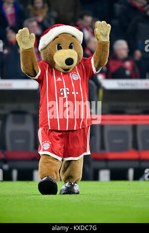 Mascot Bernie,FC Bayern Munich, l'Allianz Arena, Munich, Haute-Bavière, Allemagne Banque D'Images