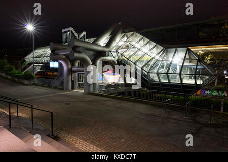 La gare la plus Ohligsmühle flottant salle municipale,la nuit,,Wuppertal Bergisches Land,,Rhénanie du Nord-Westphalie,Allemagne Banque D'Images