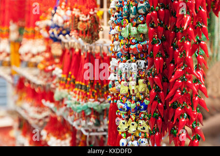 HONG KONG, CHINE - le 19 mars : Pendentif Chanceux à Hong Kong sur Mars, 19, 2013, Hong Kong, Chine. Banque D'Images