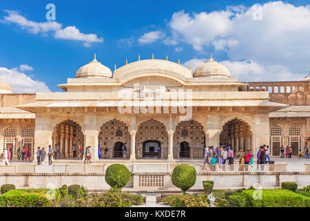 JAIPUR, INDE - 09 OCTOBRE : Fort Amer en dehors de Jaipur dans le Rajasthan est l'une des principales attractions touristiques de l'Inde le 09 octobre 2013, Jaipur, Inde. Banque D'Images