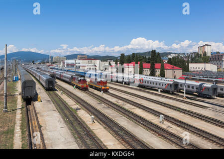 Adler, région de Krasnodar, Russie - le 7 juillet 2016 : Centre de transport ferroviaire , Adler Sochi, station Banque D'Images